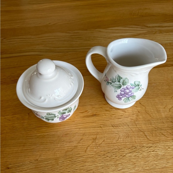Pfaltzgraff Other - Pfaltzgraff Sugar & Creamer Set